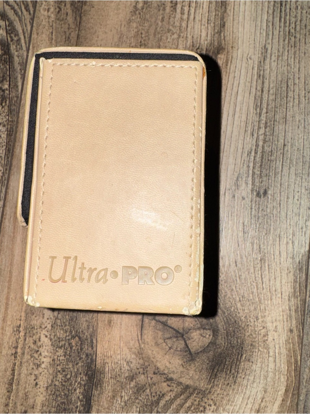 Ultra Pro White Deck Box Magnetic Flip 3rd Generation Vintage MTG Magic - Picture 4 of 8